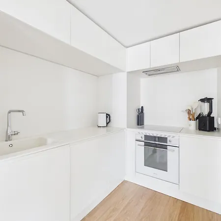 Apartment 1br W/ A/c & Elevator - Cais Do Sodre | By Airnest